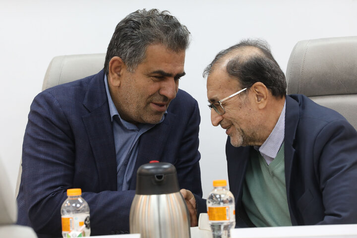 نشست مشترک هیأت رئیسه مجلس و اعضای کمیسیون اجتماعی با رئیس سازمان اداری و استخدامی
