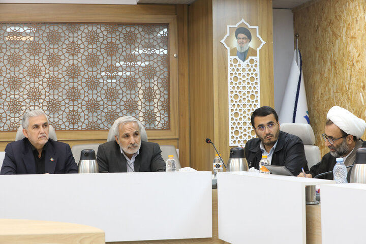 نشست مشترک هیأت رئیسه مجلس و اعضای کمیسیون اجتماعی با رئیس سازمان اداری و استخدامی