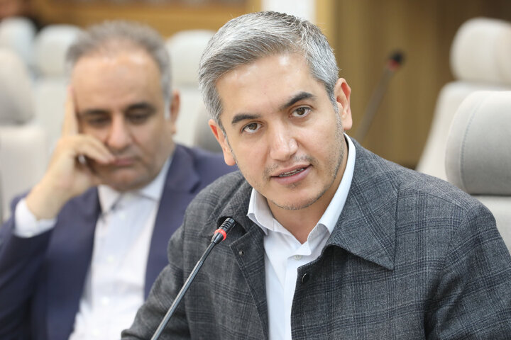 نشست مشترک هیأت رئیسه مجلس و اعضای کمیسیون اجتماعی با رئیس سازمان اداری و استخدامی