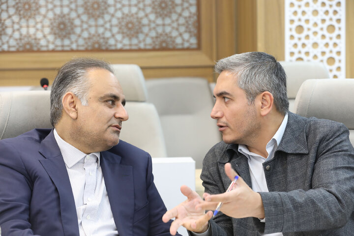 نشست مشترک هیأت رئیسه مجلس و اعضای کمیسیون اجتماعی با رئیس سازمان اداری و استخدامی