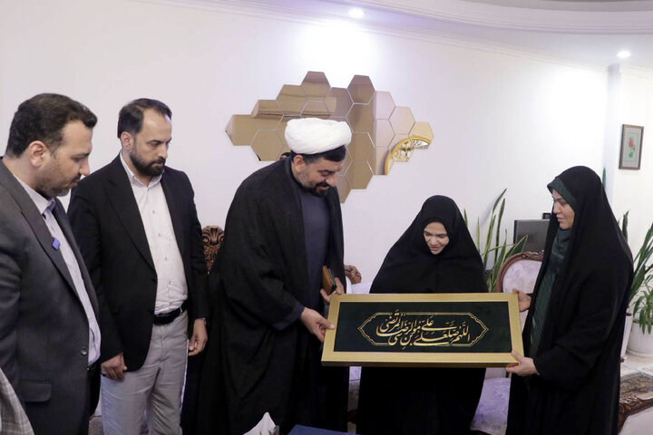دیدار نمایندگان با خانواده شهید جباری به نمایندگی از رئیس مجلس