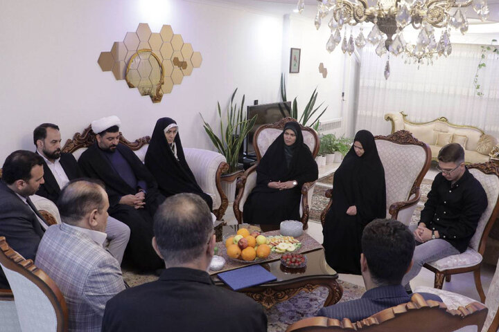 دیدار نمایندگان با خانواده شهید جباری به نمایندگی از رئیس مجلس