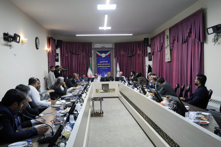 نشست کمیسیون شوراهای مجلس در خصوص طرح جامع مدیریت خدمات شهری و روستایی
