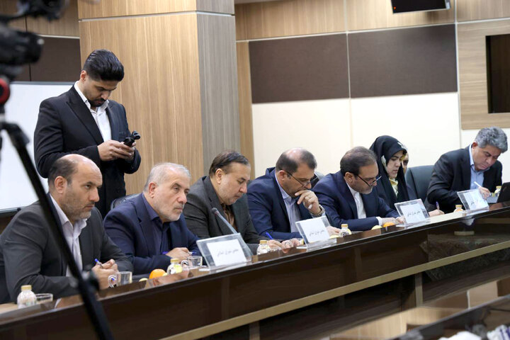 نشست کمیسیون عمران با فعالان بخش خصوصی حوزه دریا و کشتیرانی