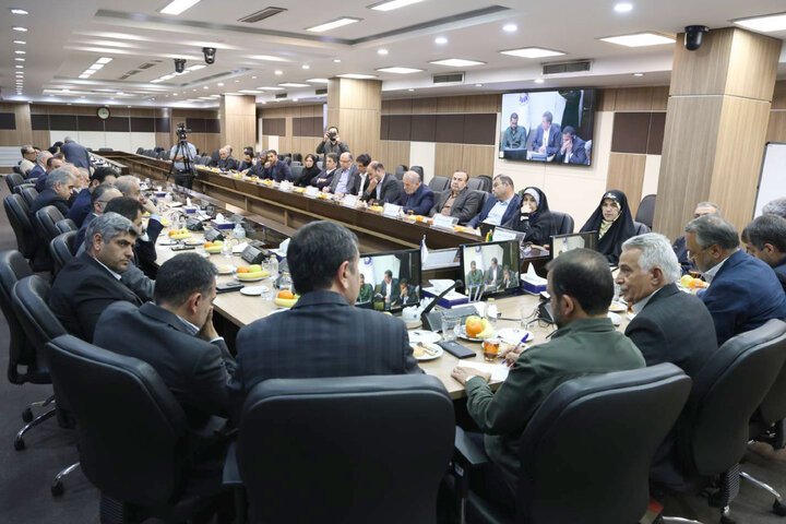 نشست کمیسیون عمران با فعالان بخش خصوصی حوزه دریا و کشتیرانی