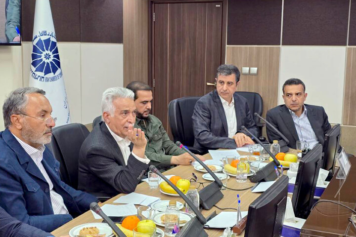 نشست کمیسیون عمران با فعالان بخش خصوصی حوزه دریا و کشتیرانی