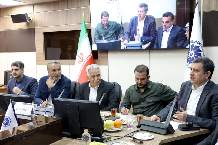 نشست کمیسیون عمران با فعالان بخش خصوصی حوزه دریا و کشتیرانی