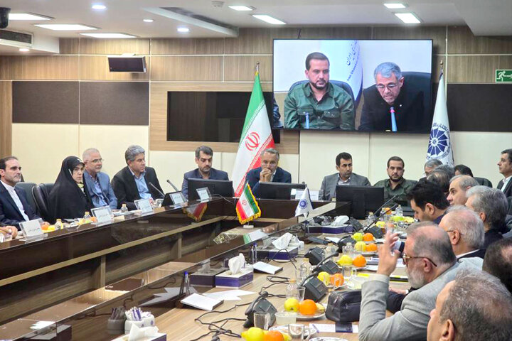 نشست کمیسیون عمران با فعالان بخش خصوصی حوزه دریا و کشتیرانی