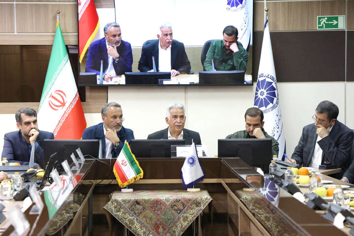 نشست کمیسیون عمران با فعالان بخش خصوصی حوزه دریا و کشتیرانی
