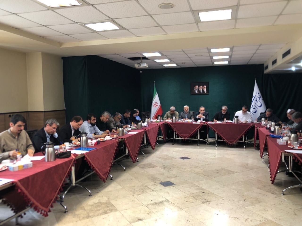 گزارش عراقچی از اقدامات دستگاه دیپلماسی در جنگ ۴۰ روزه و آخرین وضعیت مذاکرات/ تأکید رئیس کمیسیون امنیت ملی بر رسمیت شناختن حق حاکمیت ایران بر تنگه هرمز و دریافت غرامت