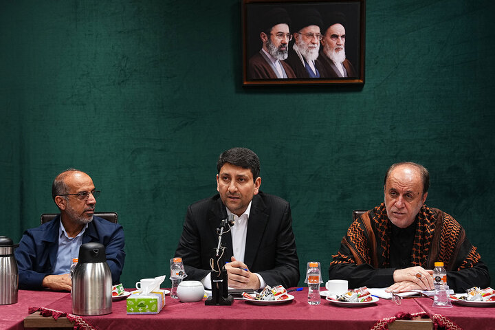 نشست مشترک هیئت رئیسه مجلس و کمیسیون صنایع با وزیر ارتباطات
