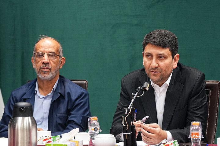 نشست مشترک هیئت رئیسه مجلس و کمیسیون صنایع با وزیر ارتباطات