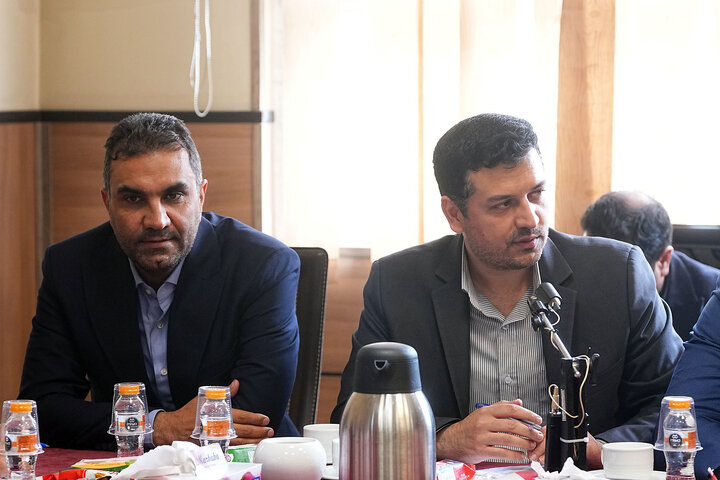نشست مشترک هیئت رئیسه مجلس و کمیسیون صنایع با وزیر ارتباطات