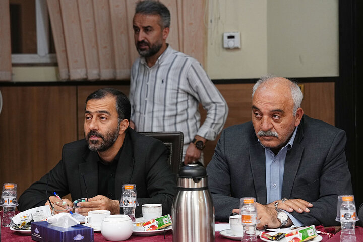 نشست مشترک هیئت رئیسه مجلس و کمیسیون صنایع با وزیر ارتباطات