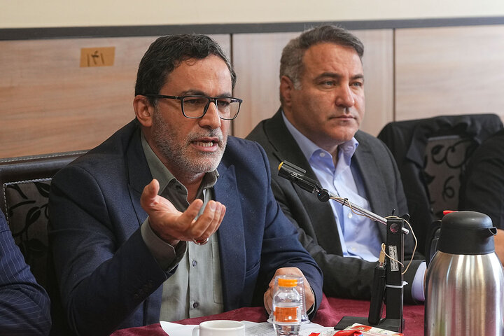 نشست مشترک هیئت رئیسه مجلس و کمیسیون صنایع با وزیر ارتباطات