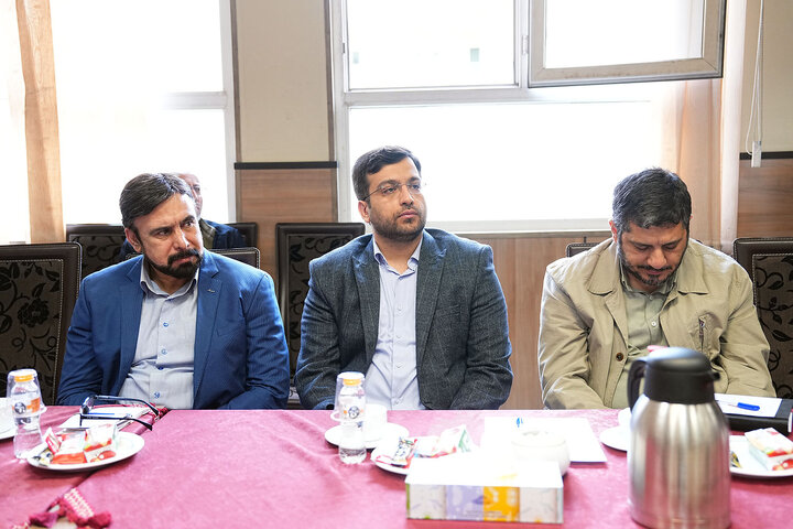 نشست مشترک هیئت رئیسه مجلس و کمیسیون صنایع با وزیر ارتباطات