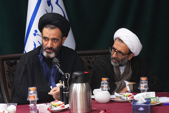 نشست مشترک هیئت رئیسه مجلس و کمیسیون صنایع با وزیر ارتباطات