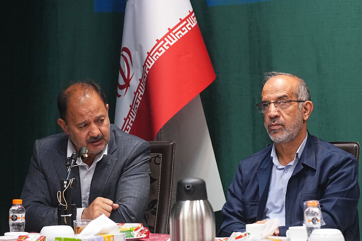 نشست مشترک هیئت رئیسه مجلس و کمیسیون صنایع با وزیر ارتباطات
