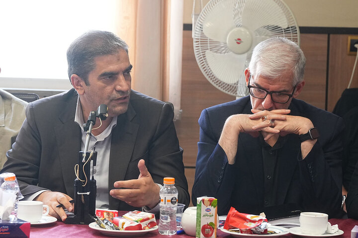 نشست مشترک هیئت رئیسه مجلس و کمیسیون صنایع با وزیر ارتباطات
