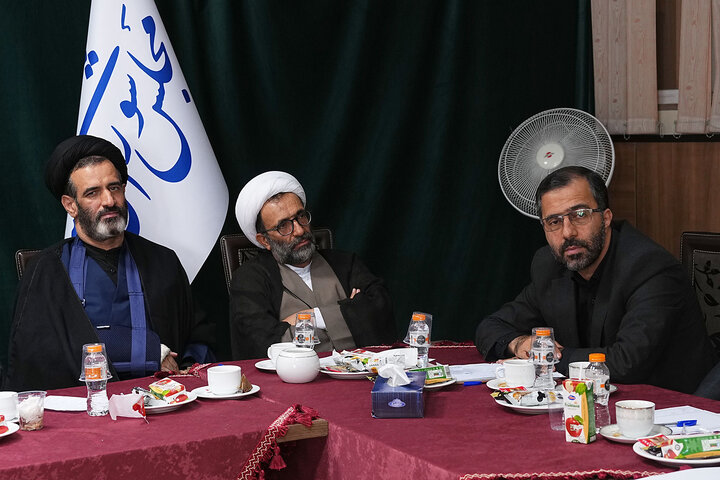 نشست مشترک هیئت رئیسه مجلس و کمیسیون صنایع با وزیر ارتباطات