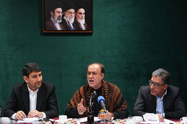 نشست مشترک هیئت رئیسه مجلس و کمیسیون صنایع با وزیر ارتباطات