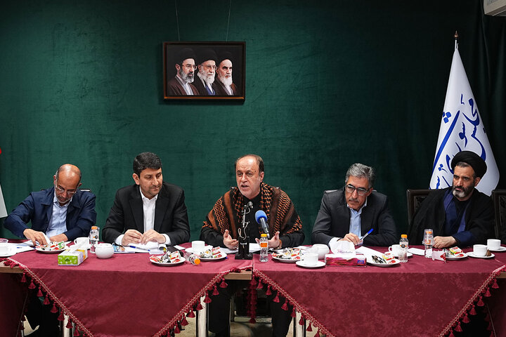 نشست مشترک هیئت رئیسه مجلس و کمیسیون صنایع با وزیر ارتباطات