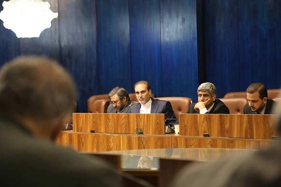 بازدید کمیسیون عمران از خسارات کاخ سعد آباد و نشست با وزیر میراث