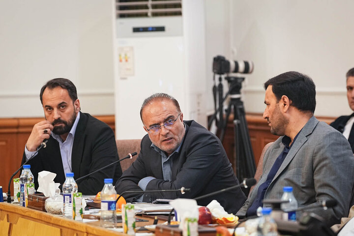 نشست اعضای کمیسیون اصل نود با وزیر راه و شهرسازی