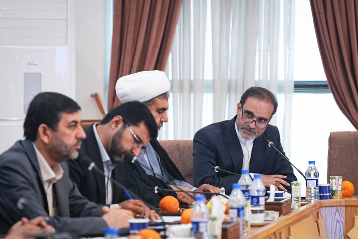 نشست اعضای کمیسیون اصل نود با وزیر راه و شهرسازی