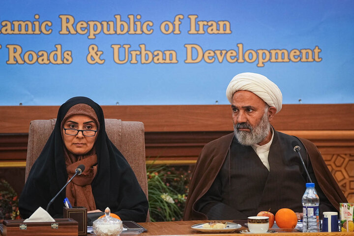 نشست اعضای کمیسیون اصل نود با وزیر راه و شهرسازی