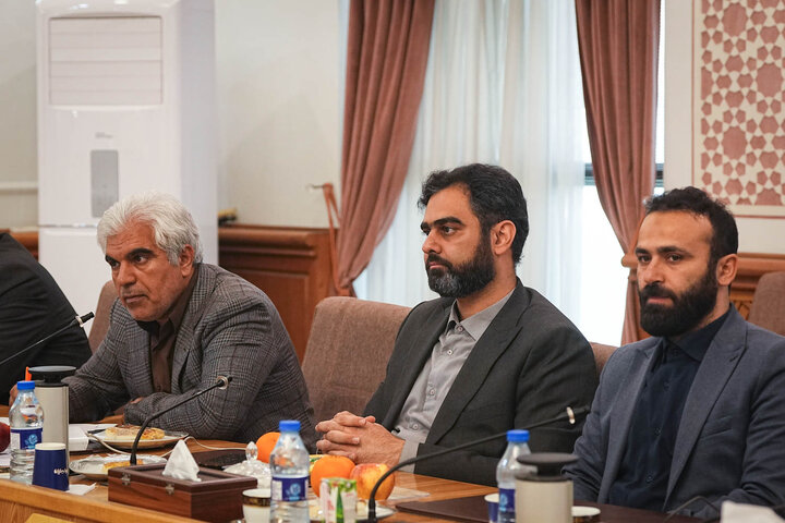 نشست اعضای کمیسیون اصل نود با وزیر راه و شهرسازی