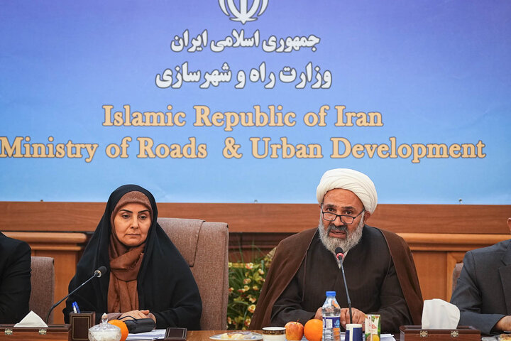 نشست اعضای کمیسیون اصل نود با وزیر راه و شهرسازی