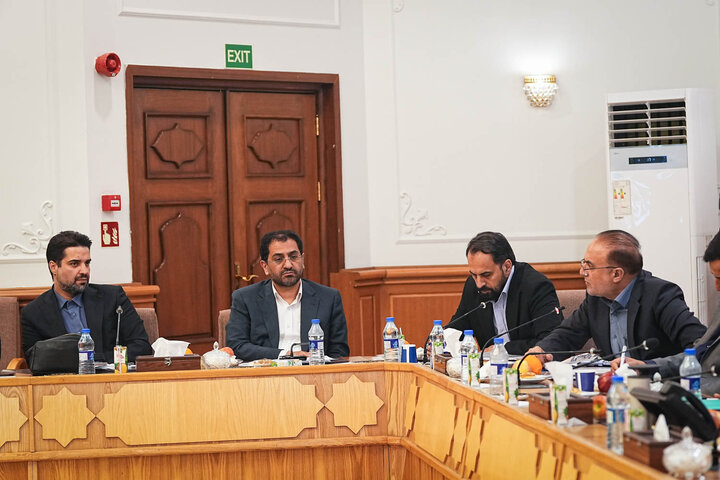 نشست اعضای کمیسیون اصل نود با وزیر راه و شهرسازی