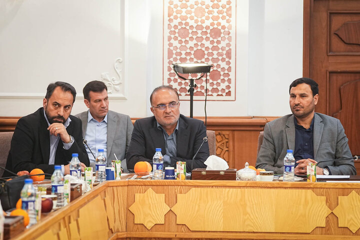 نشست اعضای کمیسیون اصل نود با وزیر راه و شهرسازی
