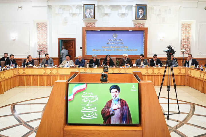 نشست اعضای کمیسیون اصل نود با وزیر راه و شهرسازی