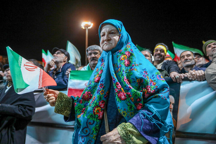 سخنرانی نیکزاد در اجتماع مردم اراک