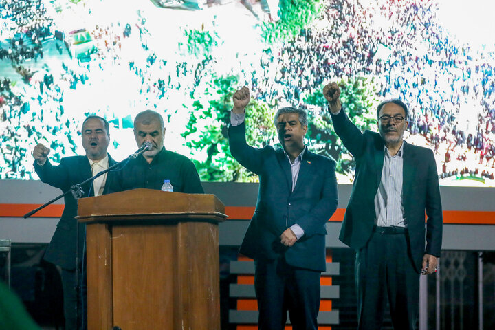 سخنرانی نیکزاد در اجتماع مردم اراک