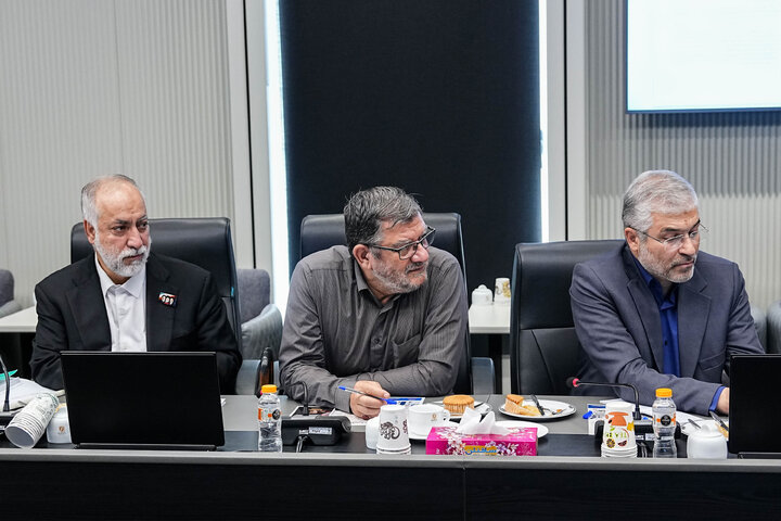 نشست مجمع نمایندگان استان تهران با رئیس بنیاد مسکن انقلاب اسلامی
