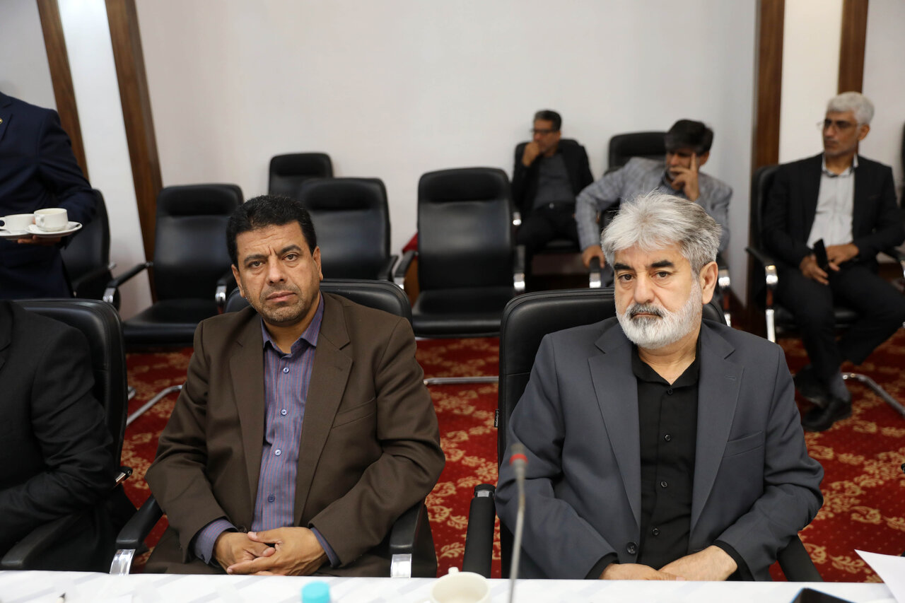 منادی: مدرسه و معلم، محور شکوفایی نسل آینده در هرمزگان هستند/ حاجی بابایی: مجلس در کنار مردم هرمزگان برای جبران عقبماندگیها ایستاده است