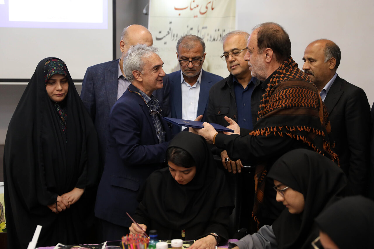 منادی: اقتصاد دریامحور هرمزگان نیازمند پشتیبانی علمی و دانشگاهی است/ حاجی‌بابایی: پیوند دانشگاه و صنعت کلید حل مشکلات اقتصادی کشور است