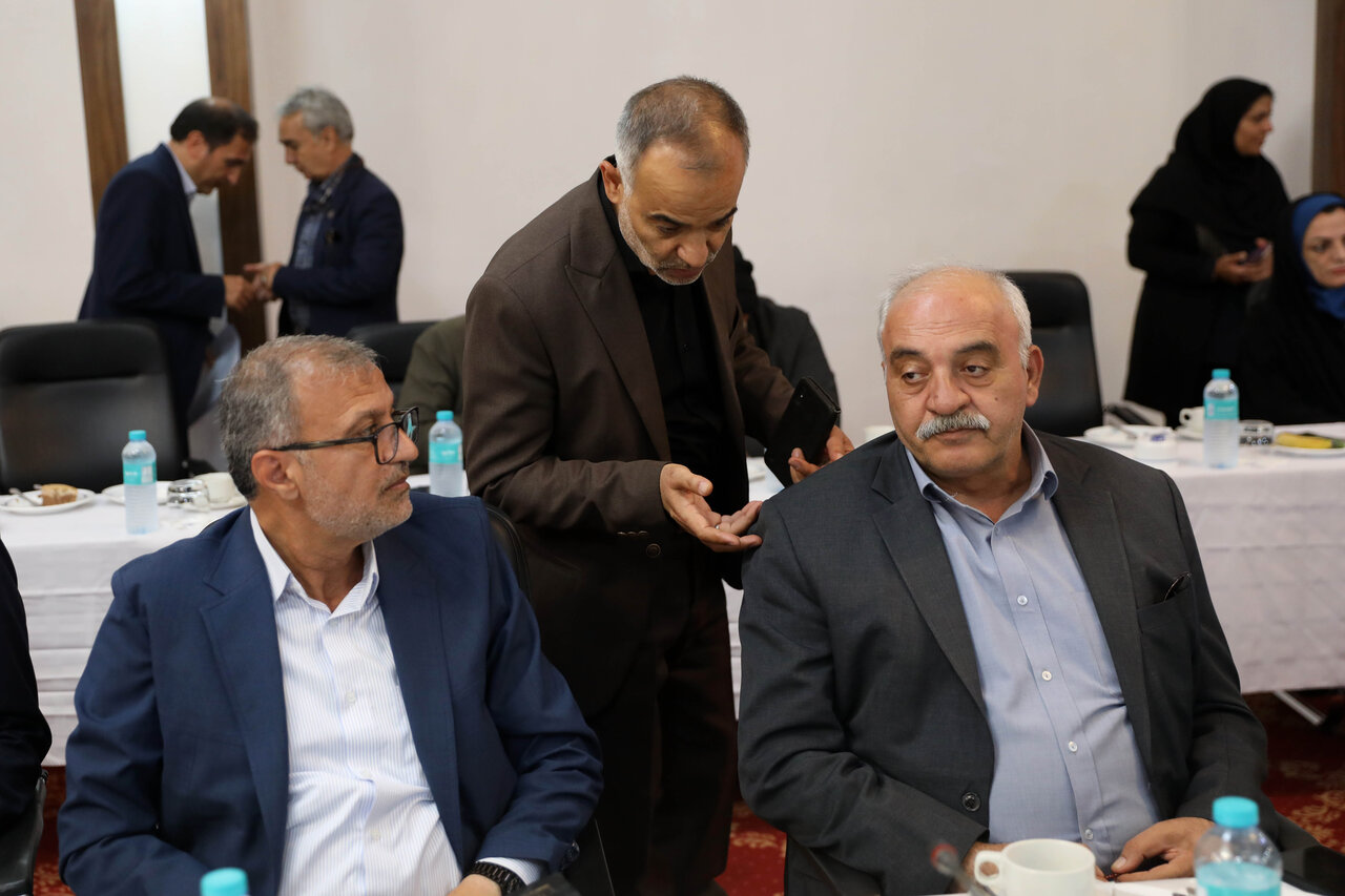 منادی: اقتصاد دریامحور هرمزگان نیازمند پشتیبانی علمی و دانشگاهی است/ حاجیبابایی: پیوند دانشگاه و صنعت کلید حل مشکلات اقتصادی کشور است