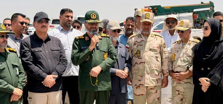 افتتاح ۱۵ کیلومتر جاده آسفالته مرزی در شهرستان هامون با حضور شهرکی/ هوای سالم حق مردم سیستان است