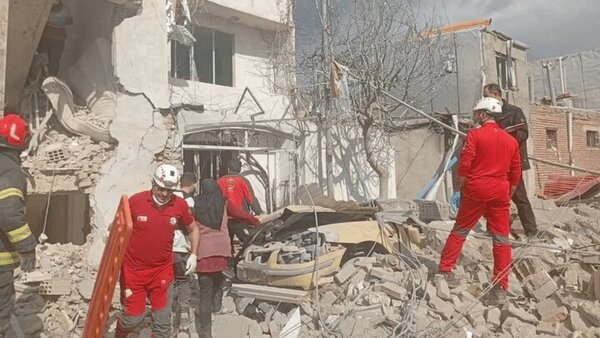 داوطلبان هلال احمر «فرشتگان نجات» و مایه آرامش ملت ایران در سخت‌ترین لحظات هستند