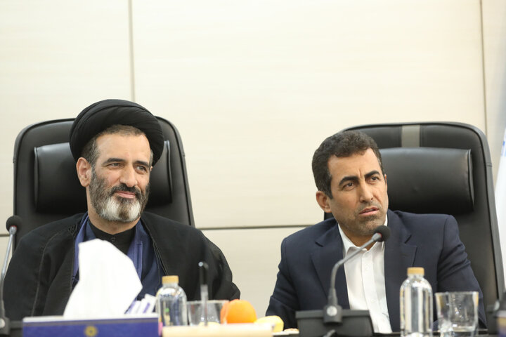 نشست کمیسیون صنایع و معادن با مسئولان اتاق بازرگانی
