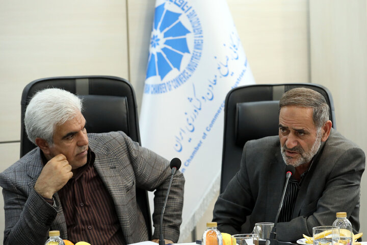 نشست کمیسیون صنایع و معادن با مسئولان اتاق بازرگانی