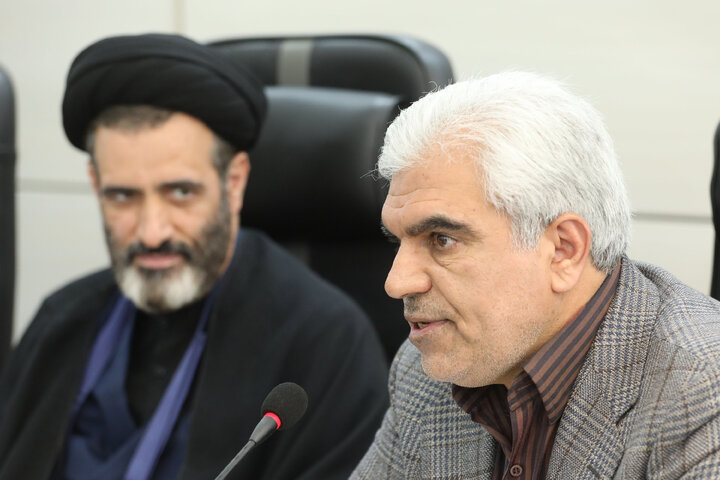 نشست کمیسیون صنایع و معادن با مسئولان اتاق بازرگانی