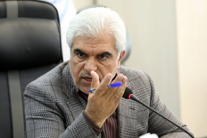 نشست کمیسیون صنایع و معادن با مسئولان اتاق بازرگانی