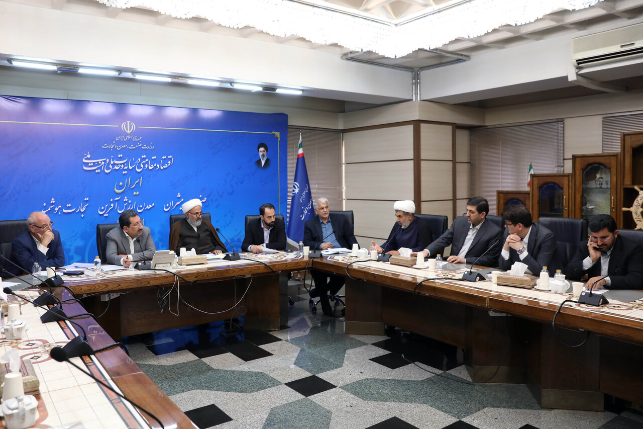 گرانی در خودرو ناشی از «فرصتطلبی» است/ کمبود فولاد صحت ندارد