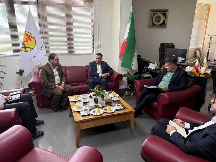 پیگیری دکتر صالحی برای تکمیل پست‌های برق خنجشت و سرحد و تأمین زیرساخت برق صنایع شهرستان اقلید