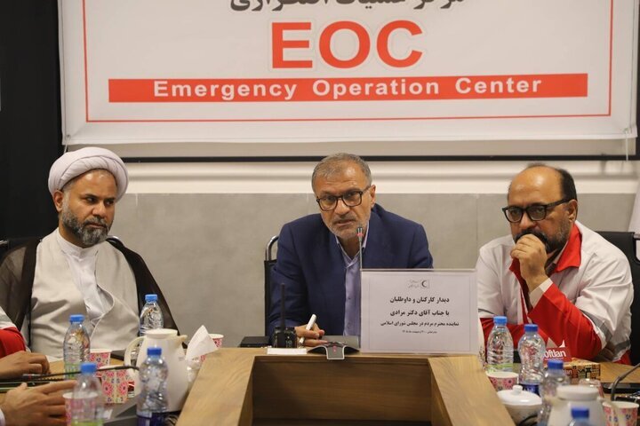 تجلیل احمد مرادی از ایثارگری کارکنان و داوطلبان هلال‌احمر هرمزگان/هلال‌احمر نخستین صدای امید در حوادث است
